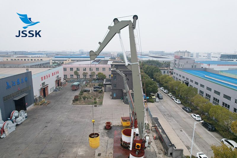 20 (10) T / 15 (30) M Knuckle Boom Crane